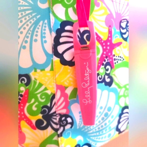 NWOT LILLY PULITZER LARGE COOLER With beverage opener. - Picture 4 of 15